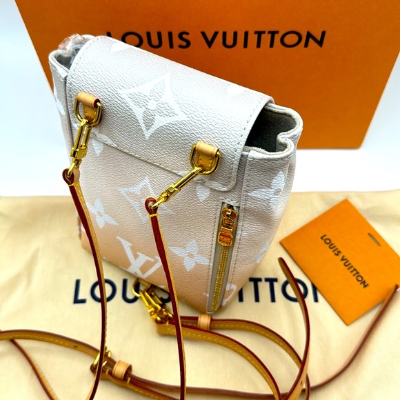 ‼️SOLD‼️Louis Vuitton Mist Gray Giant Monogram Coated Canvasby The Pool Backpack - Picture 10 of 17